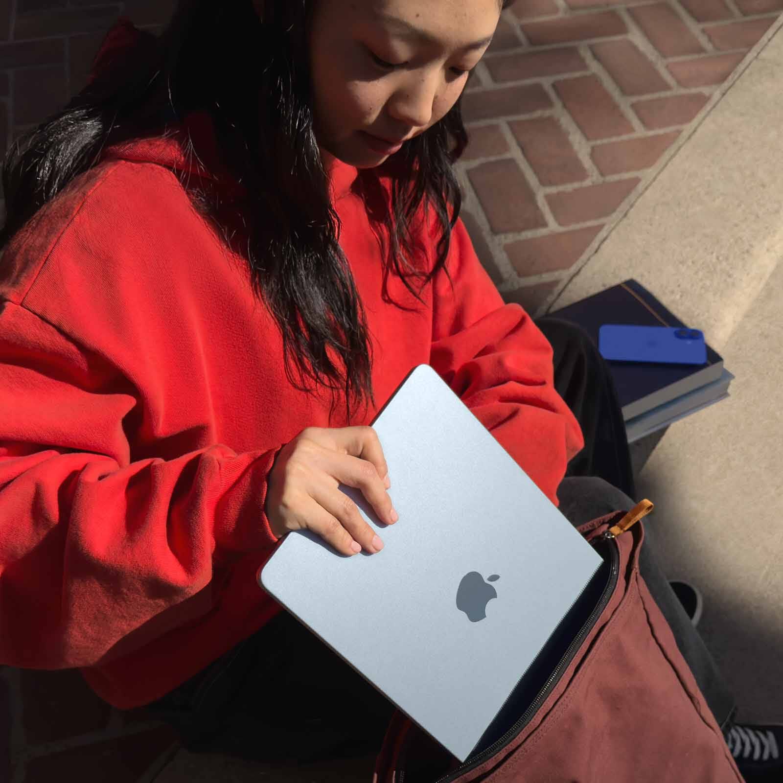 APPLE 13-inch Macbook Air: Apple M4 Chip With 10-core Cpu And 8