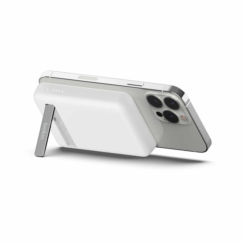 BELKIN Boostcharge Magnetic Wireless Power Bank 5k + Stand White BPD004BTWT-image 2